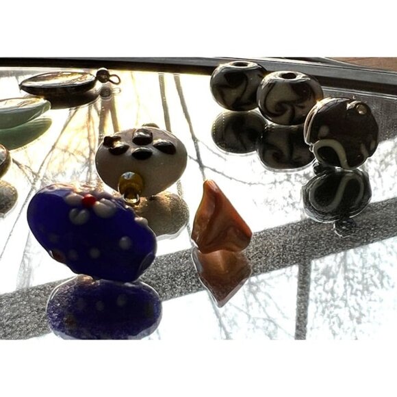 Bundle of 17 Assorted Beads for Crafting Jade Blue Floral Glass Beads Jewelry Be - Picture 7 of 9